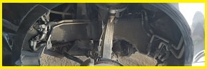 Замена алюминиевых трубок от заднего контура кондиционера на VW Touareg шлангами вд goodyear.